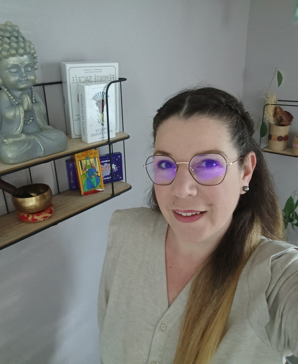 Élodie Buslig thérapeute holistique aux Mées